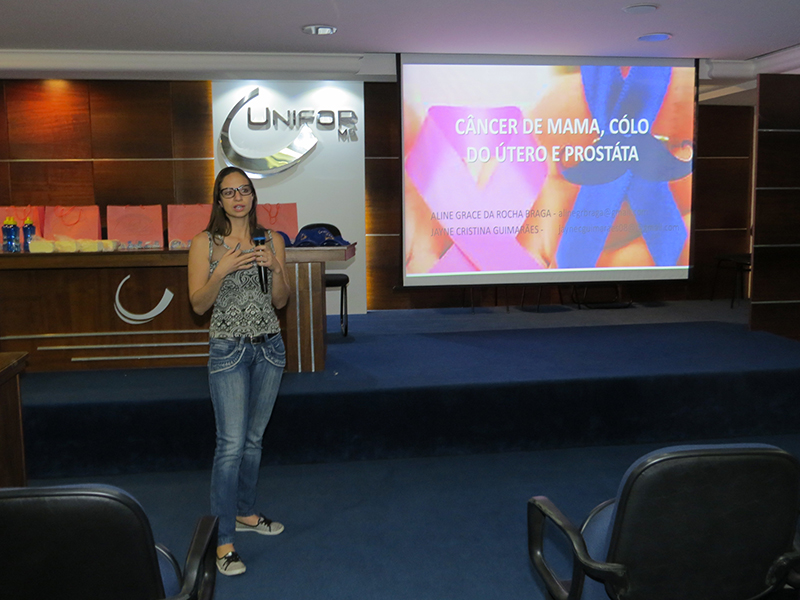 COLABORADORES DO UNIFOR-MG PARTICIPAM DA PALESTRA “CÂNCER: FATORES DE RISCO E PREVENÇÃO”
