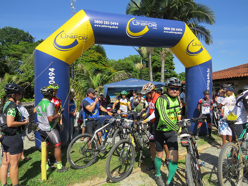 MAIS DE 400 PESSOAS PARTICIPAM DO PEDAL DO LAGO