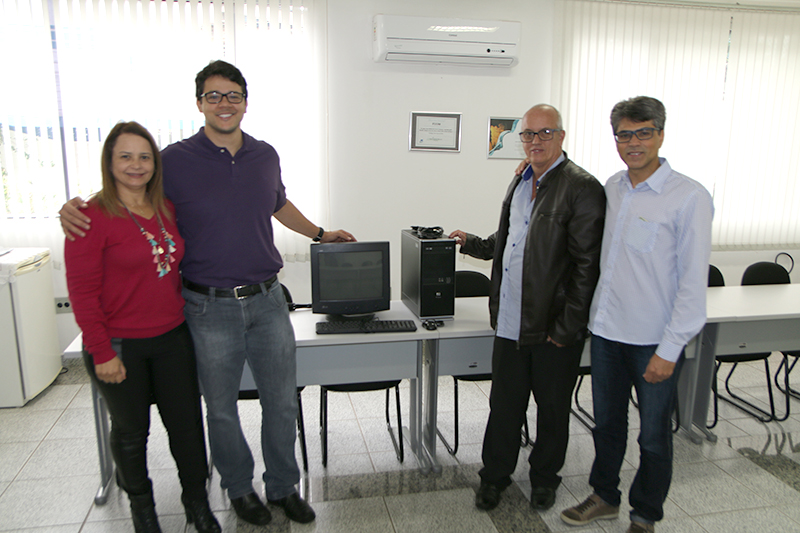 FUOM DOA COMPUTADOR PARA ENTIDADE FORMIGUENSE