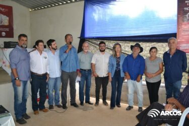 DISCENTES DE MEDICINA VETERINÁRIA PARTICIPAM DE ENCONTRO REGIONAL SOBRE SANIDADE ANIMAL E DESENVOLVIMENTO EM BOVINOCULTURA