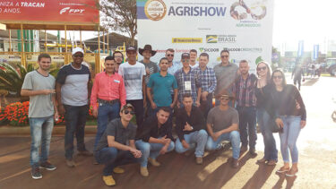 DISCENTES DO UNIFOR-MG VISITAM FEIRA INTERNACIONAL DE TECNOLOGIA DE AGRÍCOLA EM AÇÃO