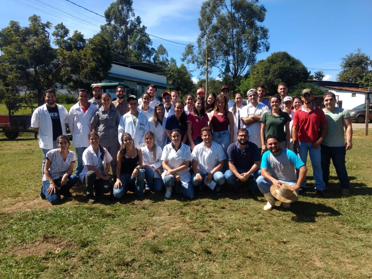 ALUNOS PARTICIPAM DE DIA DE CAMPO RELACIONADO À DISCIPLINA CAPRINOCULTURA E OVINOCULTURA