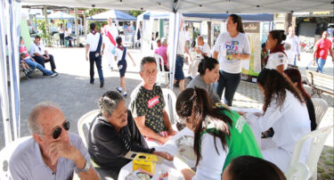 UNIFOR-MG E IGREJA ADVENTISTA PROMOVEM FEIRA DA SAÚDE