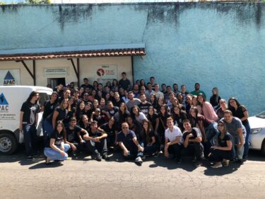 ALUNOS DO CURSO DE DIREITO VISITAM UNIDADE DA APAC