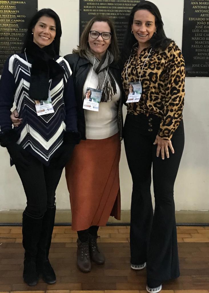 ALUNAS E PROFESSORA DO CURSO DE PEDAGOGIA APRESENTAM TRABALHOS EM CONGRESSO NACIONAL DE EDUCAÇÃO