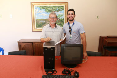 FUNDAÇÃO EDUCACIONAL DE FORMIGA DOA COMPUTADOR PARA CONSELHO MUNICIPAL