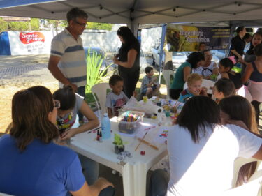 COMUNIDADE PRESTIGIA O EVENTO CRAS NA PRAÇA