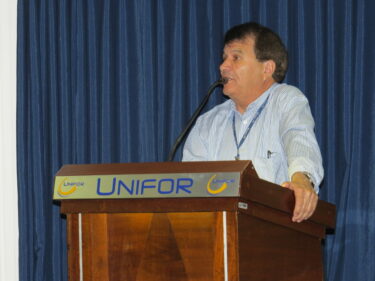 ESTUDANTES DO ENSINO MÉDIO PARTICIPAM DO PROJETO UNIVERSITÁRIO POR UM DIA