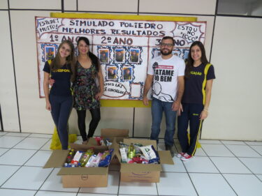 COLÉGIO UNIFOR DOA ALIMENTOS PARA O TATAME DO BEM