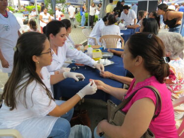 FORMIGA RECEBE PROJETO UNIFOR NA PRAÇA