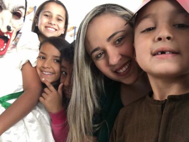 ATIVIDADES ARTÍSTICAS DESENVOLVIDAS NAS ESCOLAS ATENDIDAS PELO PIBID