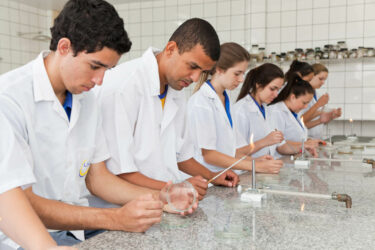 LABORATÓRIO DE MICROBIOLOGIA