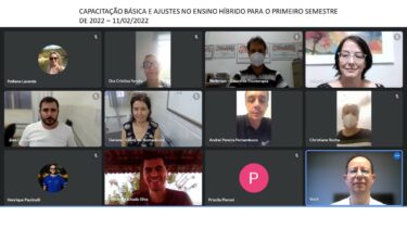 PROFESSORES PARTICIPAM DE CAPACITAÇÃO