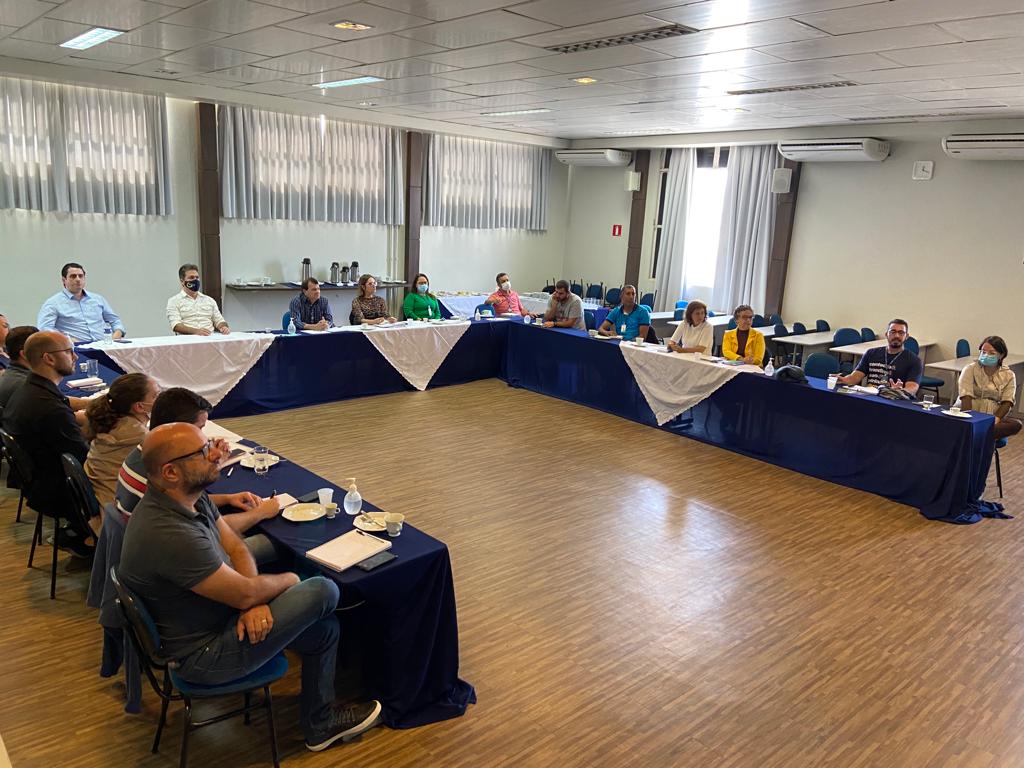 REITORIA PROMOVE REUNIÃO COM COORDENADORES DE CURSO E COMISSÃO PERMANENTE DO VESTIBULAR