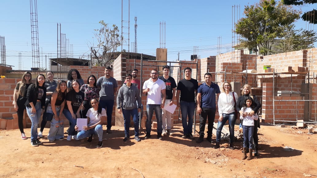 ALUNOS DE ARQUITETURA E URBANISMO PARTICIPAM DE VISITA TÉCNICA