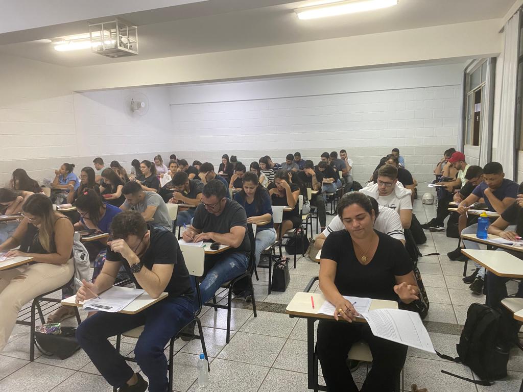 ALUNOS DE DIREITO PARTICIPAM DE SIMULADO DO ENADE