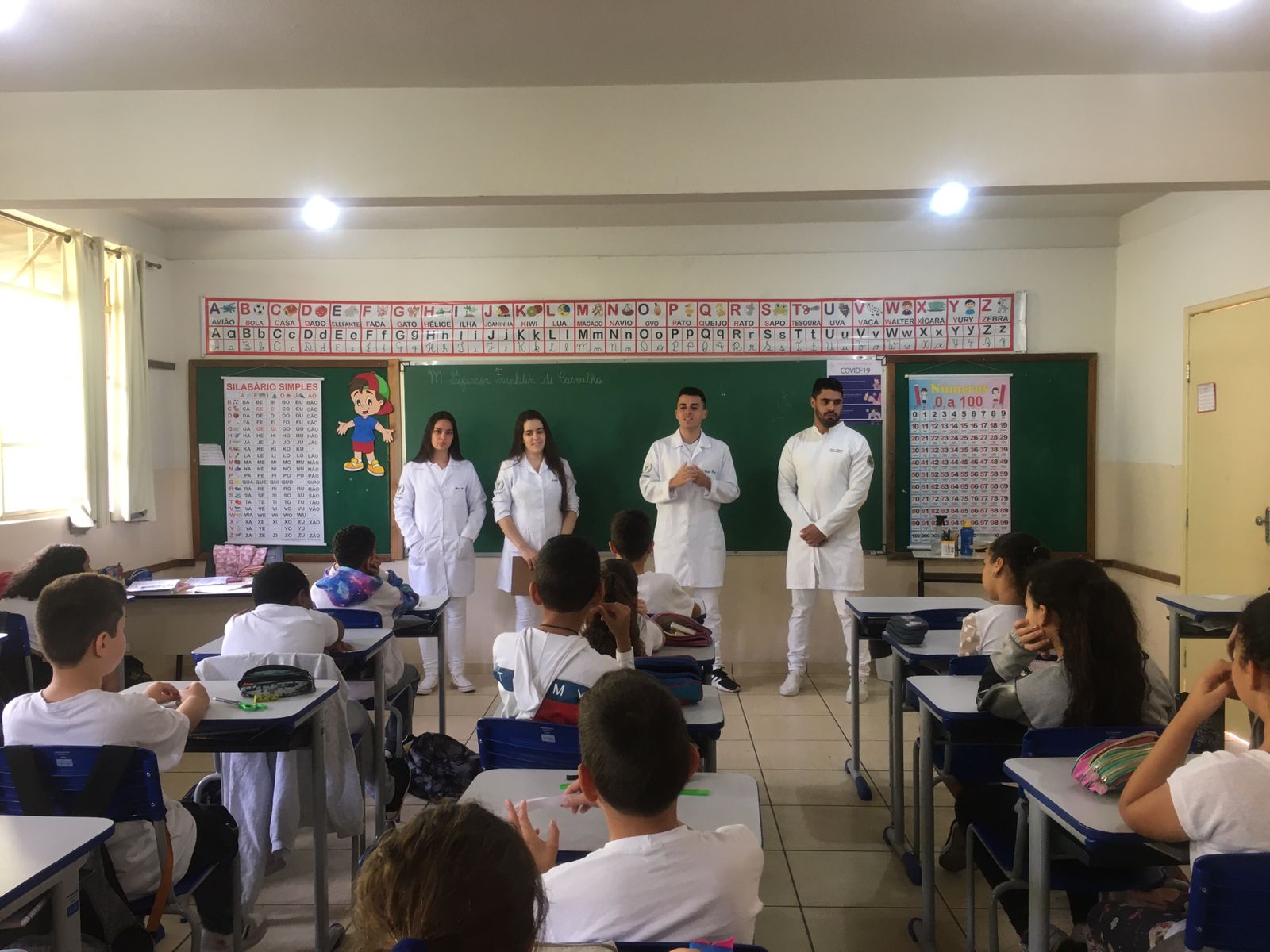 ACADÊMICOS PARTICIPAM DO “PROJETO FISIOTERAPIA NA ESCOLA”