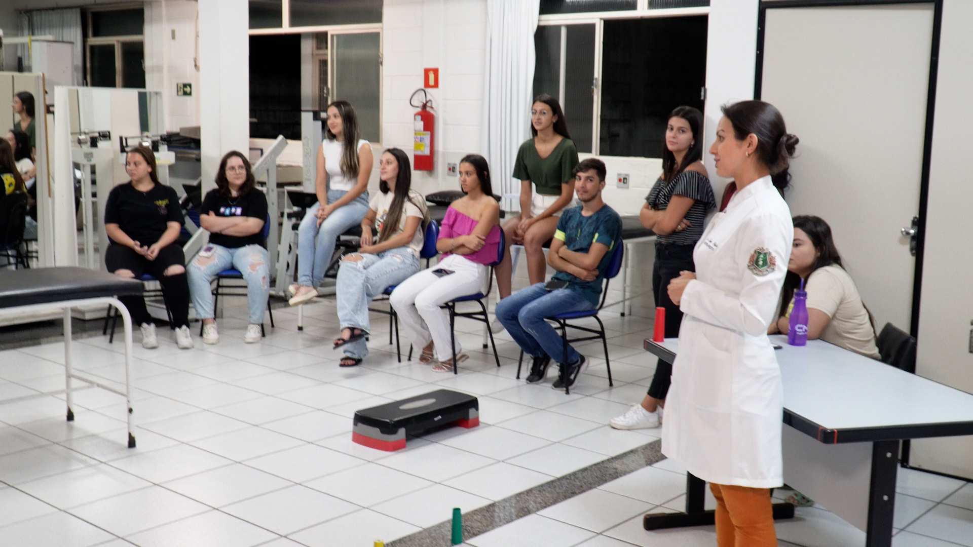 CALOUROS PARTICIPAM DE AULA INAUGURAL DE FISIOTERAPIA NA CLIFOR