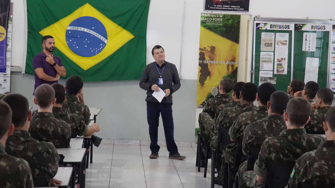 ATIRADORES PARTICIPAM DE PALESTRA SOBRE MODELO DE ENSINO A DISTÂNCIA DO UNIFOR-MG