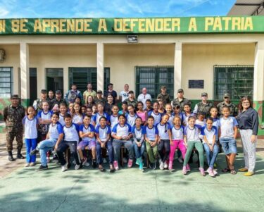 EQUIPE DO HORTA MINISTRA PALESTRA NO PROJETO “CONHECENDO O TIRO DE GUERRA”