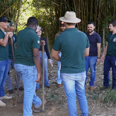 ALUNOS DE ENGENHARIA AGRONÔMICA PARTICIPAM DE AULA PRÁTICA INTERDISCIPLINAR NA FAZENDA LABORATÓRIO DO UNIFOR-MG