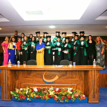 UNIFOR-MG REALIZA CERIMÔNIA DE FORMATURA DO CURSO DE ESTÉTICA