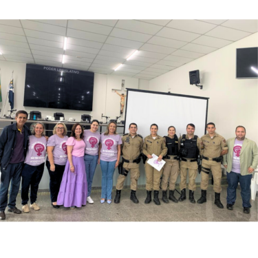 PROFESSORA E ALUNA DO UNIFOR-MG APRESENTARAM SEMINÁRIO EM PIUMHI