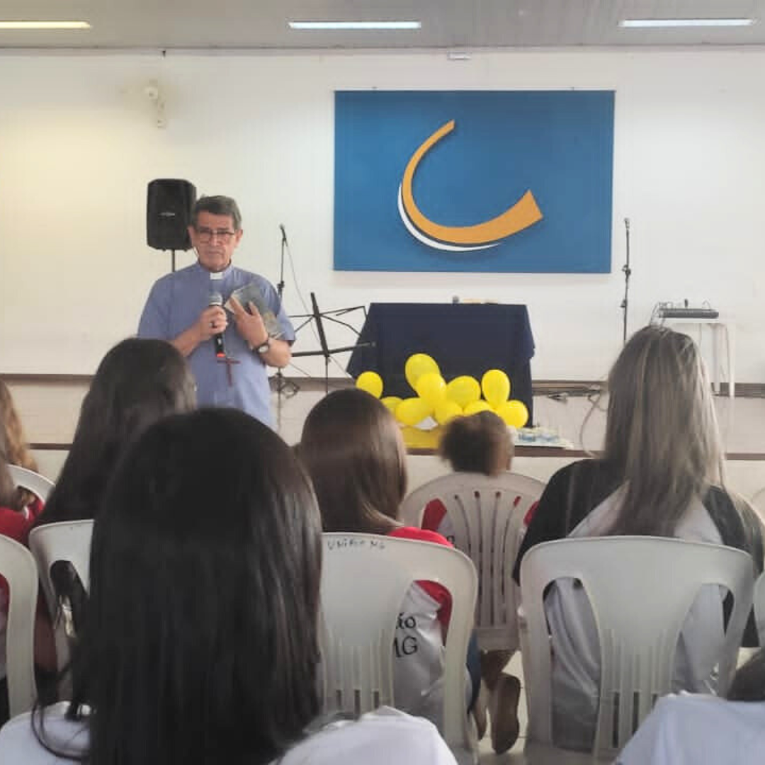ENCONTRO DE JOVENS DA PARÓQUIA SÃO SEBASTIÃO COM O BISPO DIOCESANO