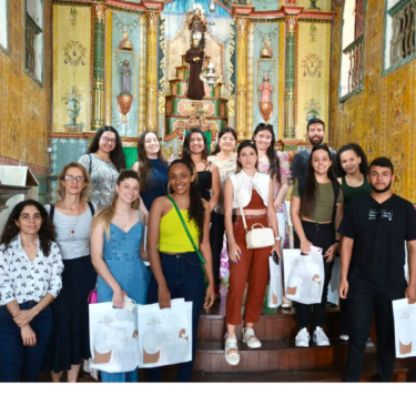 ALUNOS DE ARQUITETURA E URBANISMO FAZEM VISITA TÉCNICA À ITAPECERICA-MG