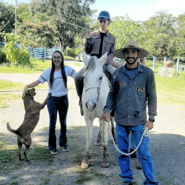 PROJETO “AMIGOS DA EQUOTERAPIA” TERÁ ENCONTROS A PARTIR DE SETEMBRO