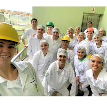 FRIGORÍFICO FORMIGÃO RECEBE VISITA DE ALUNOS DO CURSO DE MEDICINA VETERINÁRIA