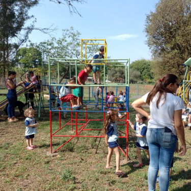ALUNOS DO CENTRO DE EDUCAÇÃO INFANTIL “DONA MARUCA” VISITAM A FAZENDA LABORATÓRIO