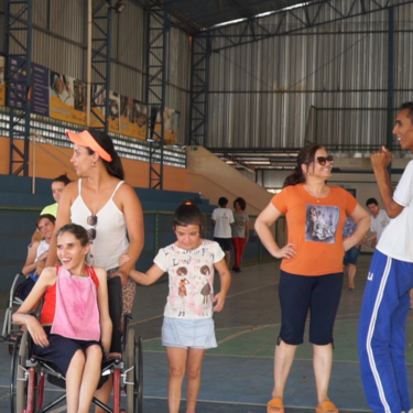 ALUNOS DA APAE DE FORMIGA VISITAM CLUBE UNIFOR