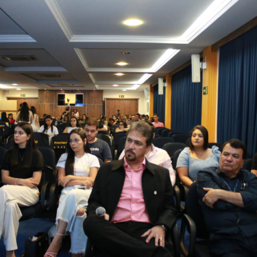 ALUNOS DE FISIOTERAPIA PARTICIPAM DA XI ENAFISIO NO UNIFOR-MG