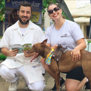 UNIFOR-MG PROMOVE CÃOMINHADA EM PARCERIA COM A OAB