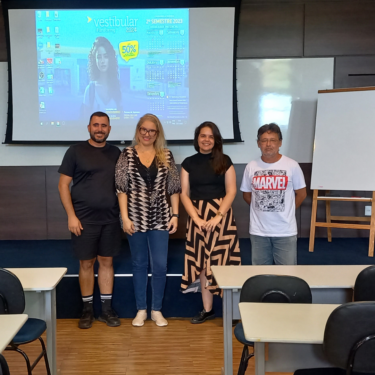 ALUNOS DO CURSO DE PÓS-GRADUAÇÃO PARTICIPAM DE AULA PRESENCIAL NO UNIFOR-MG