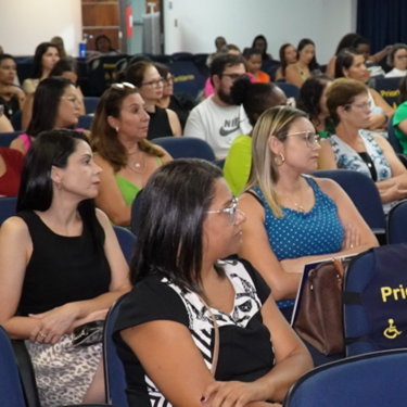 ALUNOS DA “PÓS-GRADUAÇÃO EM ANÁLISE DO COMPORTAMENTO APLICADO PARA TRANSTORNO DO ESPECTRO AUTISTA” PARTICIPAM DE AULA MAGNA