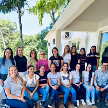 ALUNAS DO CURSO DE ENFERMAGEM FAZEM VISITA TÉCNICA À EMPRESA GRAFITE EM ITAPECERICA