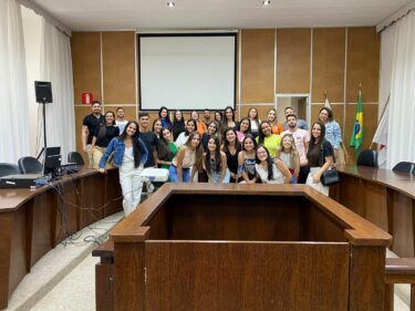 ALUNOS DO CURSO DE DIREITO FAZEM VISITA TÉCNICA AO LABORATÓRIO DE ATIVIDADES JUDICIAIS DO TRT-MG