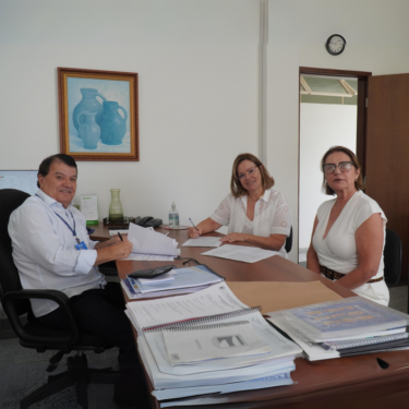 PROFA. MA. ELIZABETH ROCHA CARVALHO DE OLIVEIRA TOMA POSSE DA COORDENAÇÃO DOS CURSOS DE PEDAGOGIA, LETRAS E BIBLIOTECONOMIA