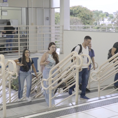 UNIFOR-MG RECEBE ALUNOS NO VOLTA ÀS AULAS PARA O PRIMEIRO SEMESTRE LETIVO DE 2024