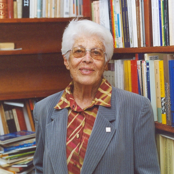 PROFA. ÂNGELA VAZ LEÃO, NOS DEIXA AOS 101 ANOS