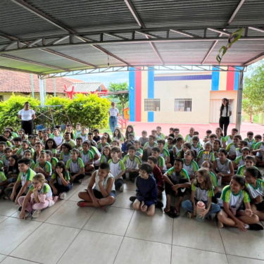 ALUNOS DE ENFERMAGEM APRESENTARAM TEATRO COM TEMA “CONSCIENTIZAÇÃO SOBRE O USO DO CELULAR” NA ESCOLA MUNICIPAL PAULO BARBOSA