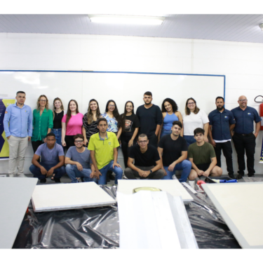 EMPRESA ATACADÃO DAS TINTAS REALIZA OFICINA SOBRE PRODUTOS E TÉCNICAS DE ACABAMENTO PARA ALUNOS DE ARQUITETURA E URBANISMO E ENGENHARIA CIVIL
