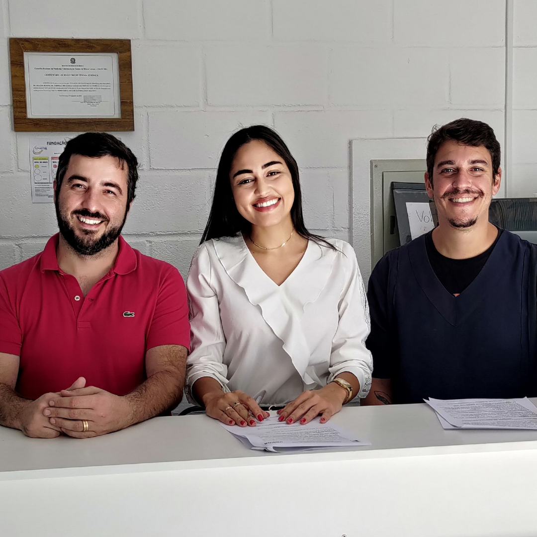 CURSO DE MEDICINA VETERINÁRIA FIRMA CONVÊNIO COM O LABORATÓRIO VETLAB
