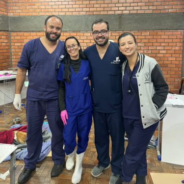 EGRESSA DE MEDICINA VETERINÁRIA ATUOU NA LINHA DE FRENTE DOS ATENDIMENTOS AOS ANIMAIS NO RIO GRANDE DO SUL