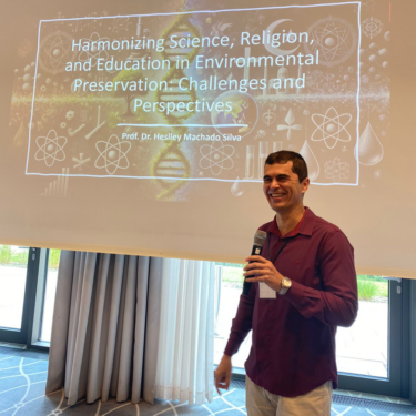 PROFESSOR DO CENTRO UNIVERSITÁRIO APRESENTOU TRABALHO EM EVENTO NA ALEMANHA