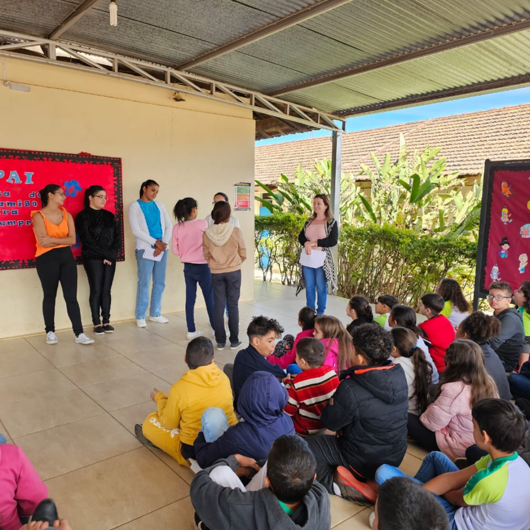 ALUNOS DE ENFERMAGEM DO UNIFOR-MG FIZERAM UMA APRESENTAÇÃO TEATRAL PARA FALAR SOBRE EMOÇÕES