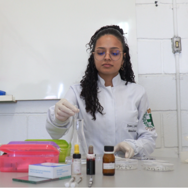 PESQUISA REALIZADA NO CENTRO UNIVERSITÁRIO ANALISA A CITOTOXICIDADE DO CHÁ DE ALFAZEMA