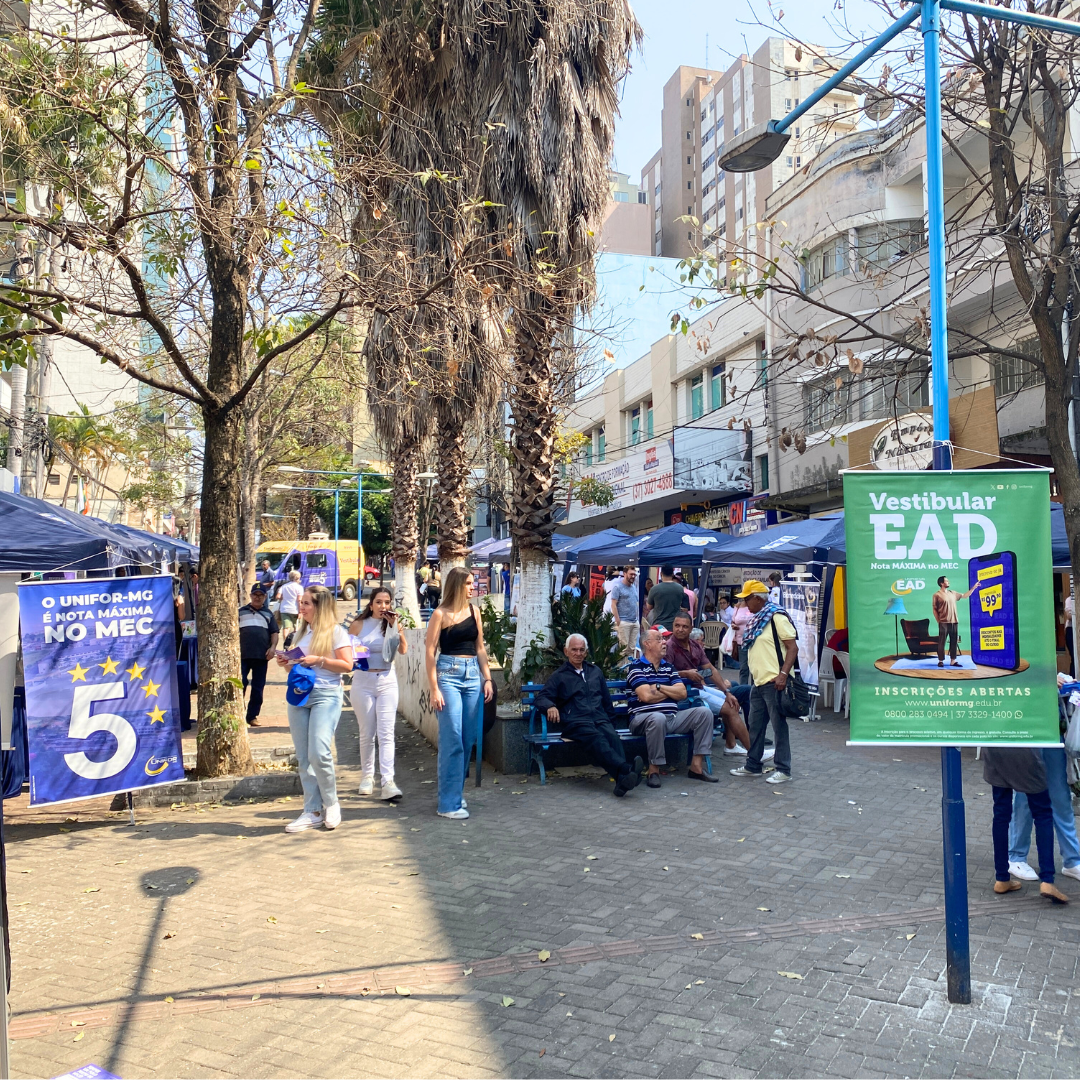 UNIFOR NA PRAÇA EM DIVINÓPOLIS ATRAI PÚBLICO E DIVULGA VESTIBULAR 2025